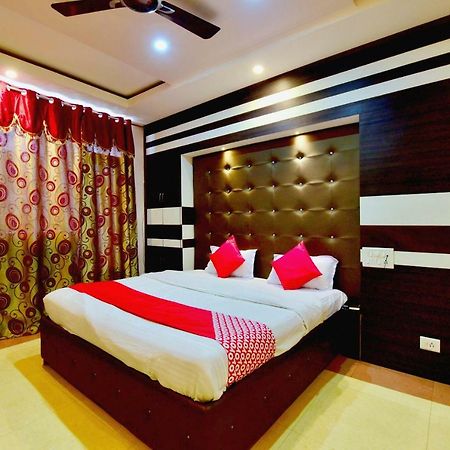 Oyo 26909 Hotel Paras Mandi Ngoại thất bức ảnh