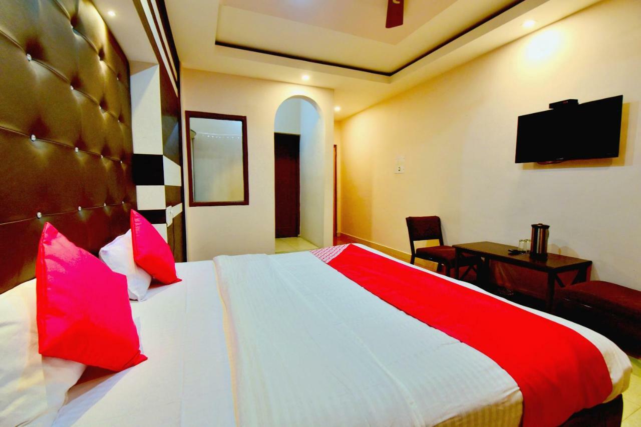 Oyo 26909 Hotel Paras Mandi Ngoại thất bức ảnh
